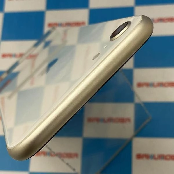 iPhoneSE 第3世代 docomo版SIMフリー 64GB NMYD3J/A A2782 交換未使用品