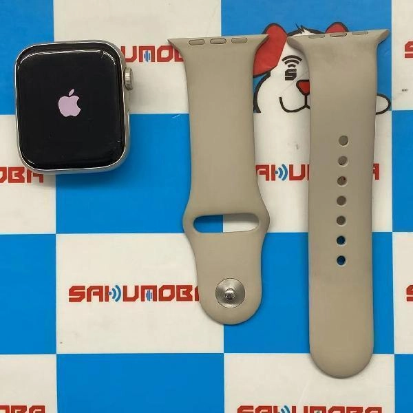 Apple Watch SE 第2世代 GPSモデル 32GB MRE43J/A