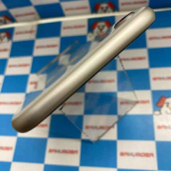 iPhoneSE 第3世代 au版SIMフリー 128GB MMYG3J/A A2782 極美品