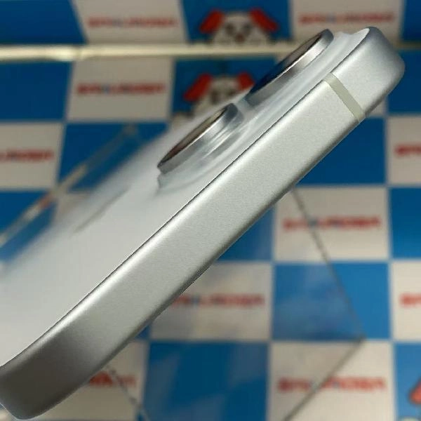 iPhone15 docomo版SIMフリー 128GB NTML3J/A A3089 新品同様