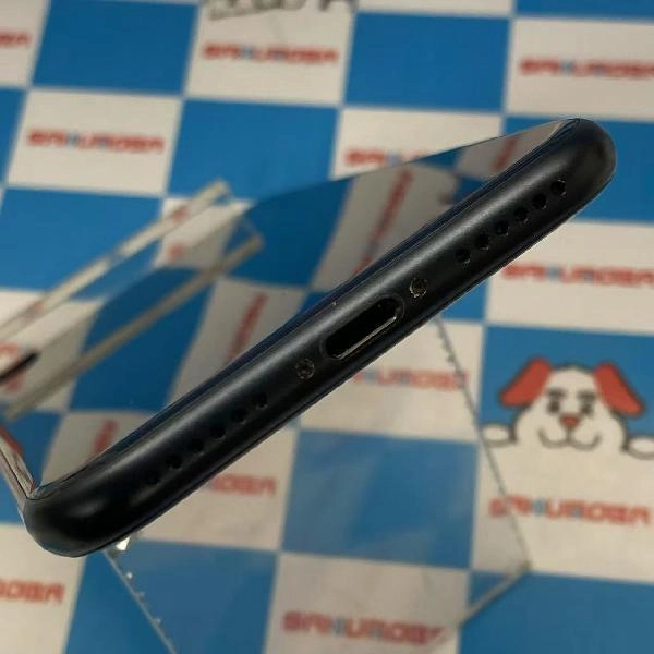 iPhoneSE 第3世代 au版SIMフリー 64GB MMYC3J/A A2782 極美品