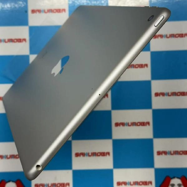iPad 第8世代 Wi-Fiモデル 32GB MYLA2J/A A2270 極美品