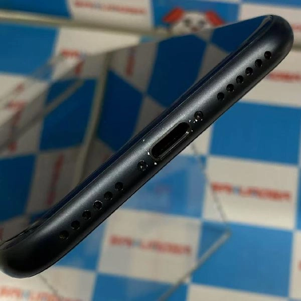 iPhoneSE 第3世代 docomo版SIMフリー 64GB MMYC3J/A A2782