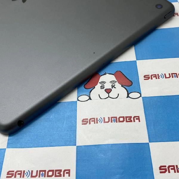 iPad 第8世代 Wi-Fiモデル 32GB MYL92J/A A2270