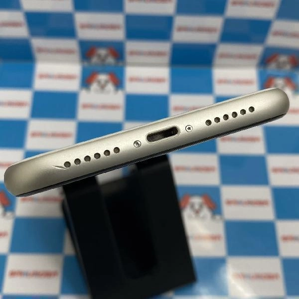 iPhone11 au版SIMフリー 64GB MWLU2J/A A2221 ホワイト