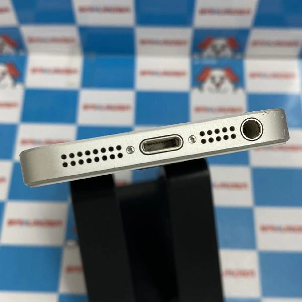 iPhoneSE Apple版SIMフリー 64GB MLM72J/A A1723
