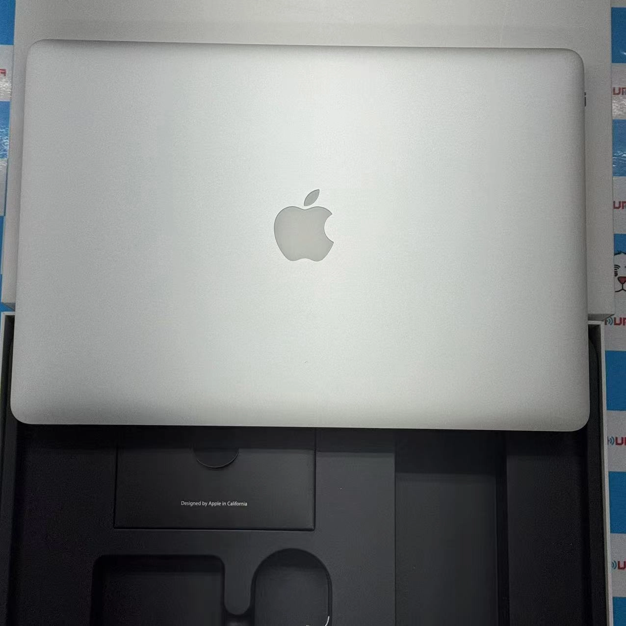 MacBook Pro 15インチ Mid2015 Corei7 2.2GHz 16GB/256GB シルバー MJLQ2J/A