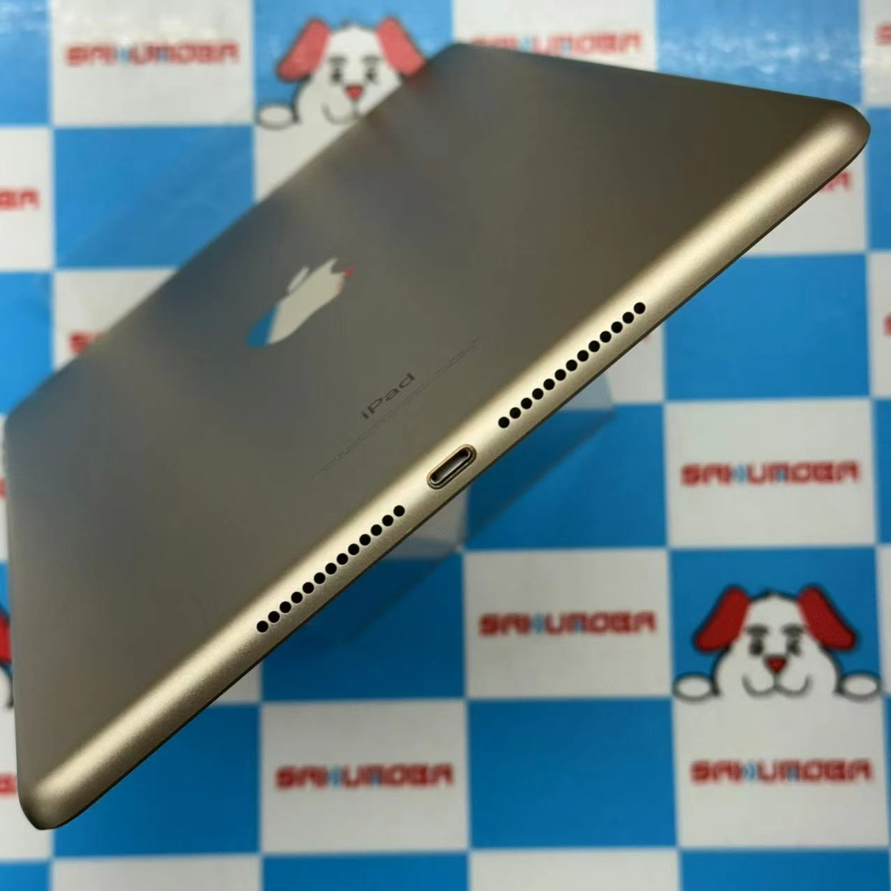 iPad 第5世代 Wi-Fiモデル 32GB ゴールド MPGT2J/A