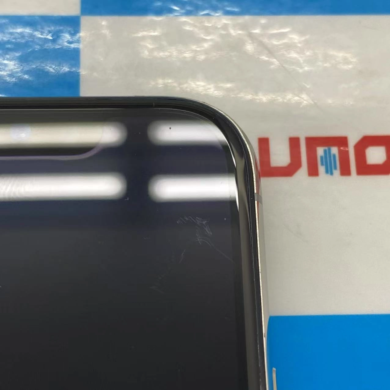 iPhoneXS 64GB シルバー MTAX2J/A AU版SIMフリー