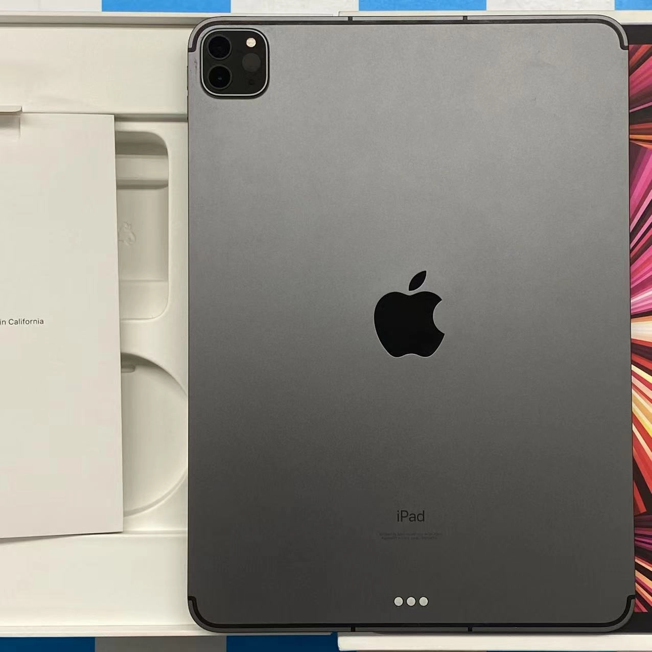 iPad Pro 11インチ 第3世代 Wi-Fi+Cellular 512GB スペースグレイ MHW93J/A  au版SIMフリー 極美品