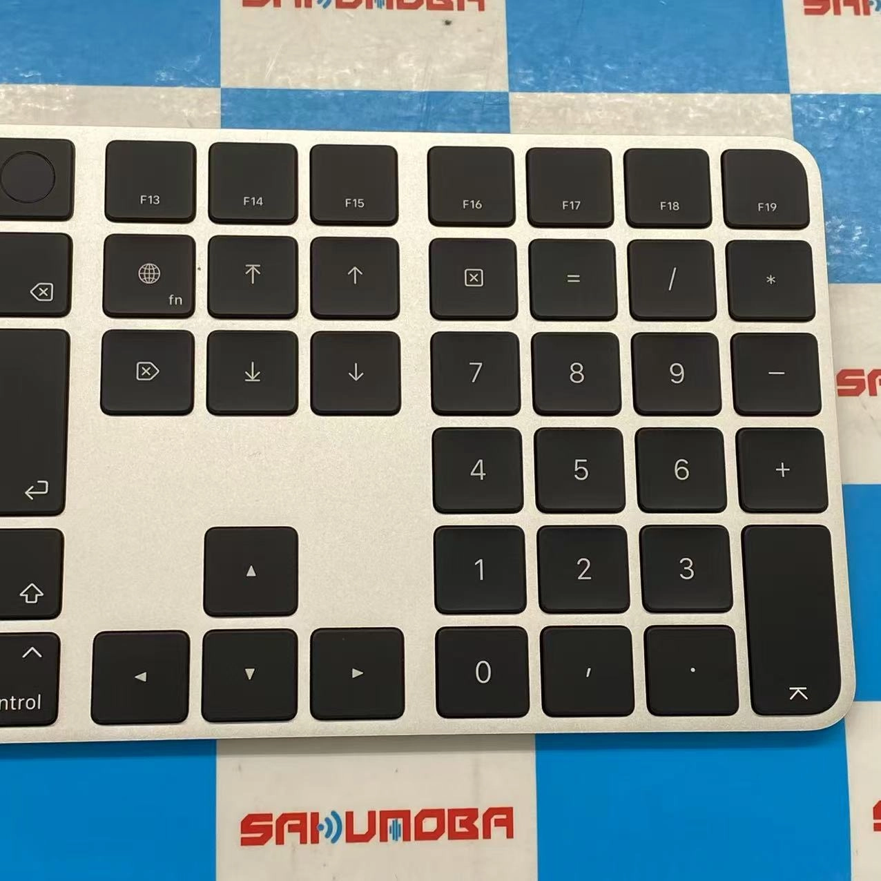 Magic Keyboard テンキー付き 日本語(JIS) ** ブラック MMMR3J/A 美品