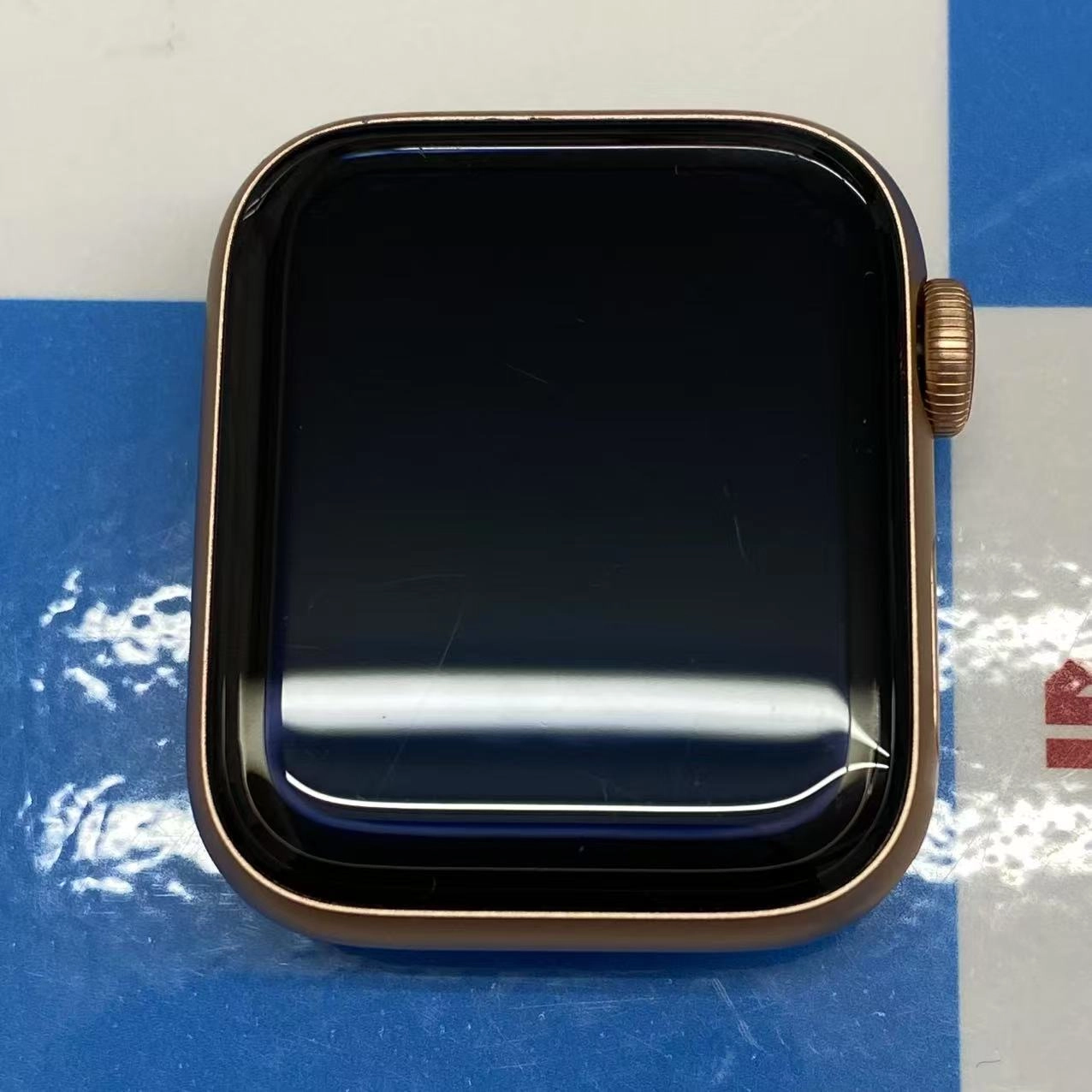 Apple Watch SE 40MM  GPS+Cellularモデル 32GB スターライト MKQX3J/A SIMフリー