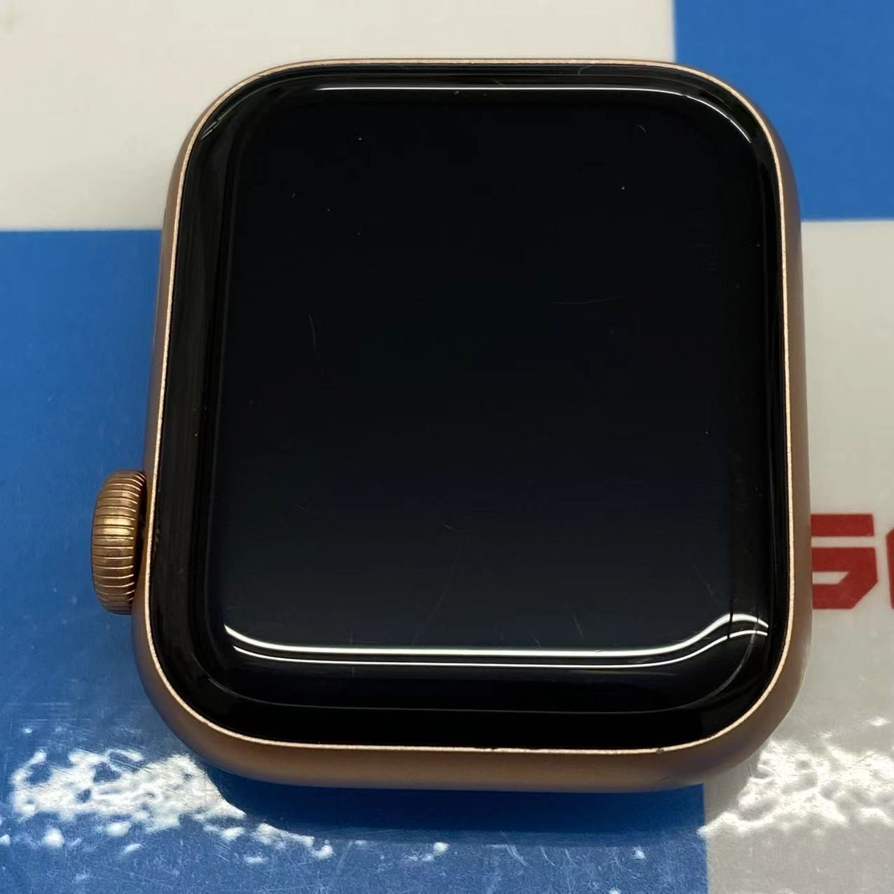 Apple Watch SE 40MM  GPS+Cellularモデル 32GB スターライト MKQX3J/A SIMフリー