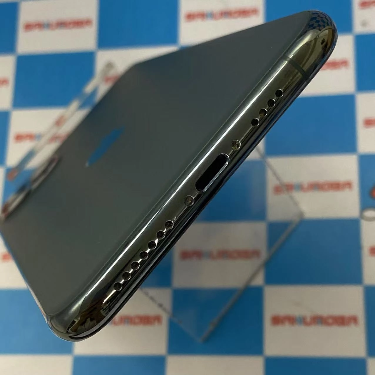 iPhone11 Pro Max 256GB ミッドナイトグリーン MWHM2J/A SIMロック解除済 SoftBank版SIMフリー 美品