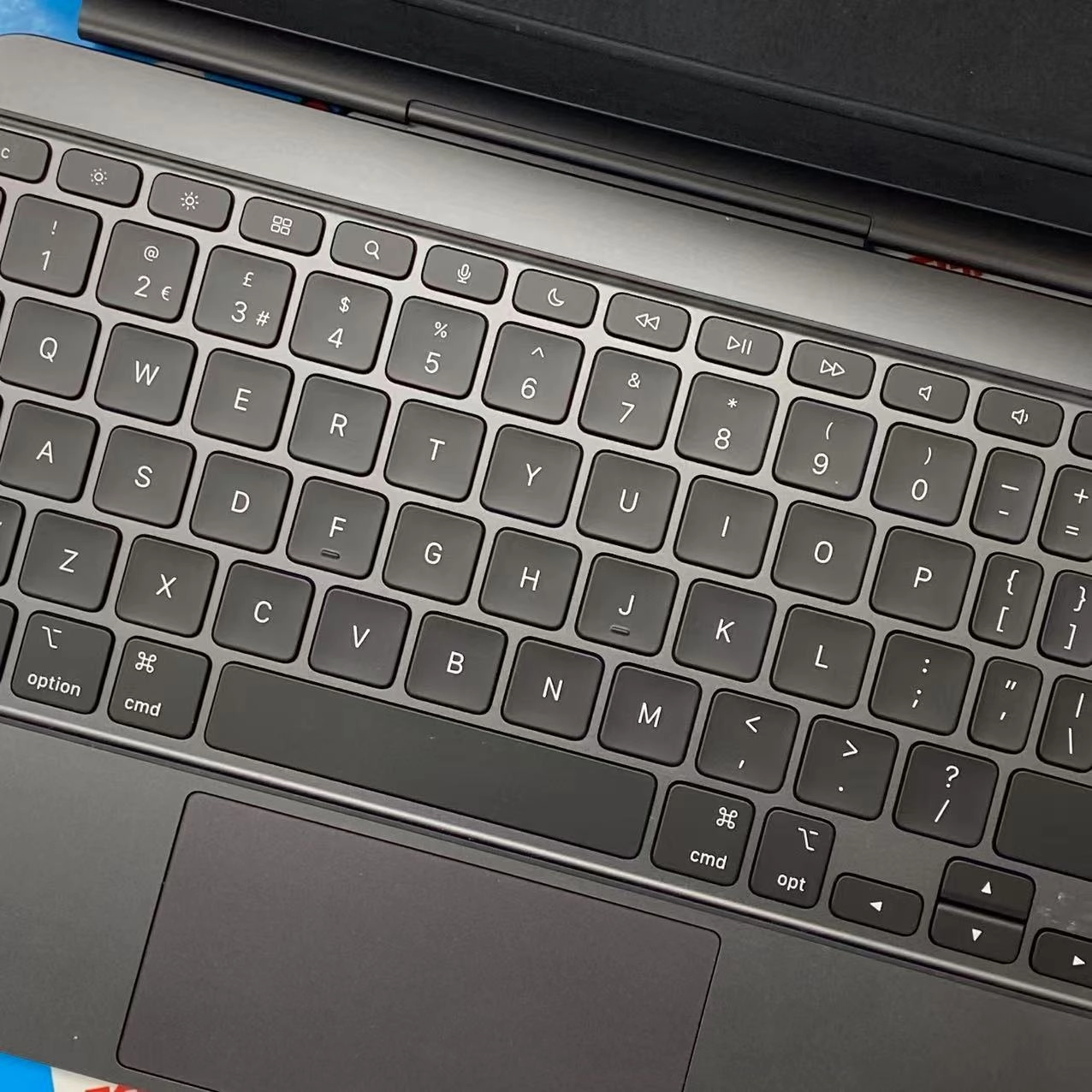 11インチiPad Pro（M4）用 Magic Keyboard - 英語（UK） ** ブラック MWR23BX/A