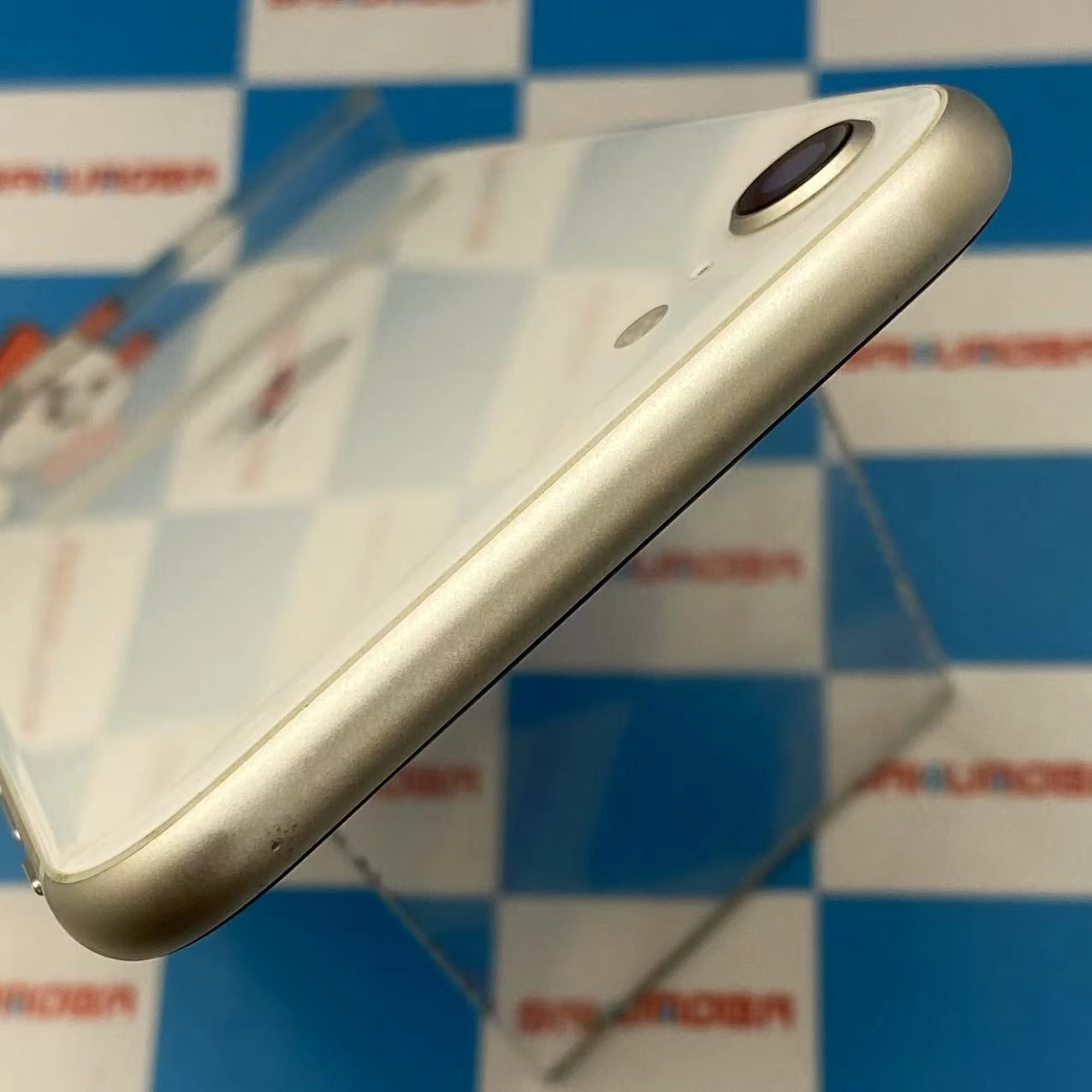 iPhoneSE 第3世代 64GB スターライト MMYD3J/A au