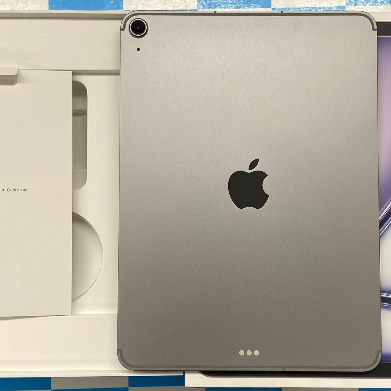 iPad Air 11インチ 第7世代 Wi-Fi + Cellular 512GB スペースグレイ MCG44J/A AU版SIMフリー 新品同様 au