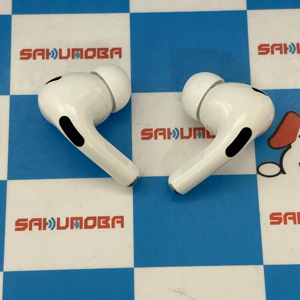 AirPods Pro 第2世代 MagSafe充電ケース(USB-C)付き ホワイト MTJV3J/A 新品同様品