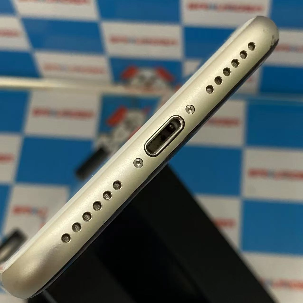 iPhoneSE 第3世代 128GB スターライト MMYG3J/A SoftBank版SIMフリー