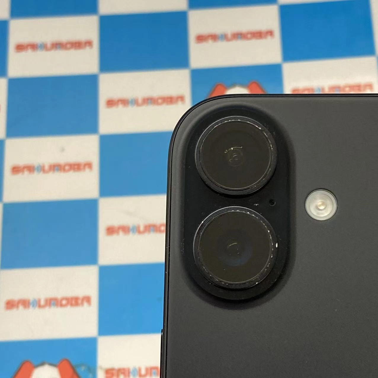 iPhone16 128GB ブラック MYDQ3J/A docomo版SIMフリー 美品