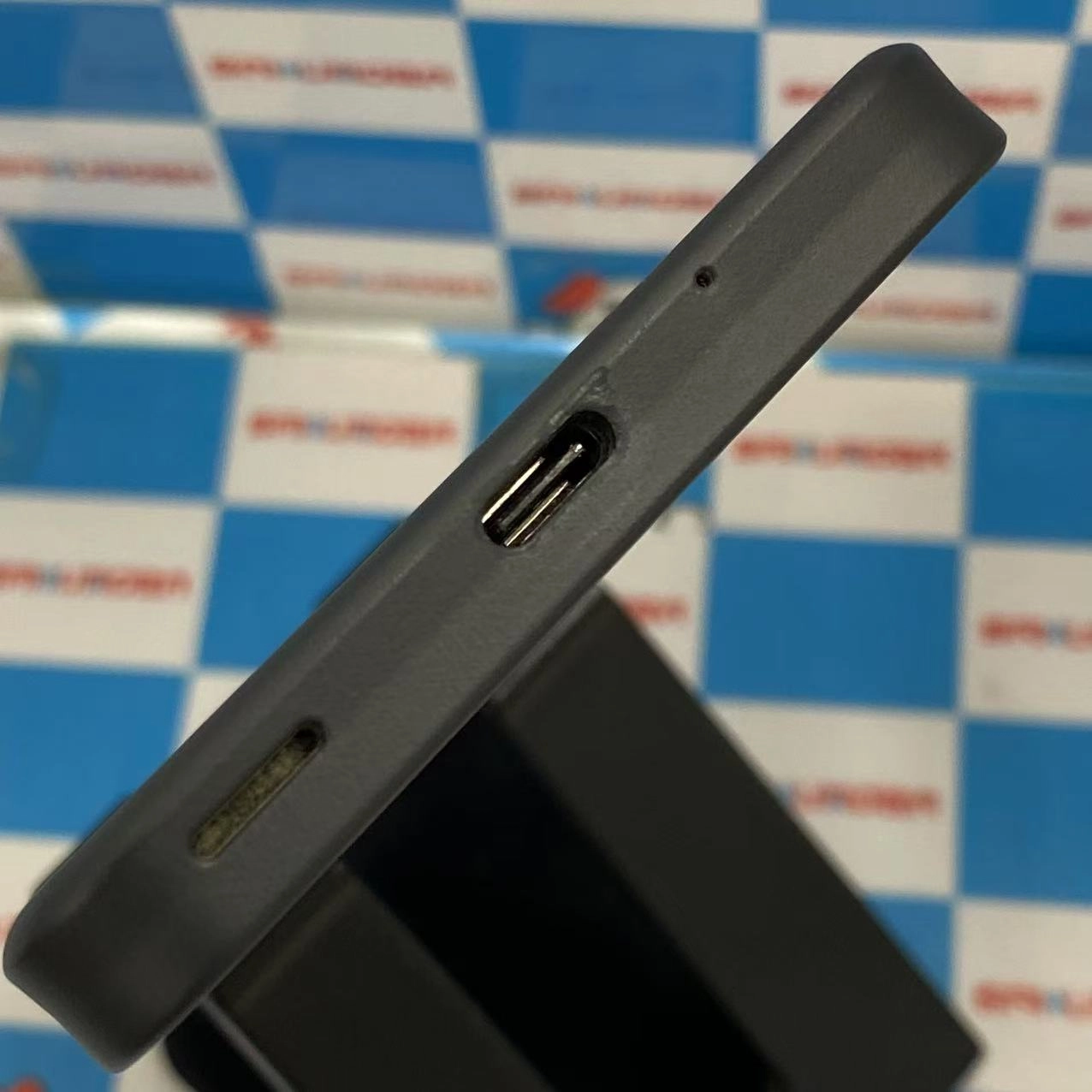 AQUOS wish2 64GB チャコール SHG08 AU版SIMフリー