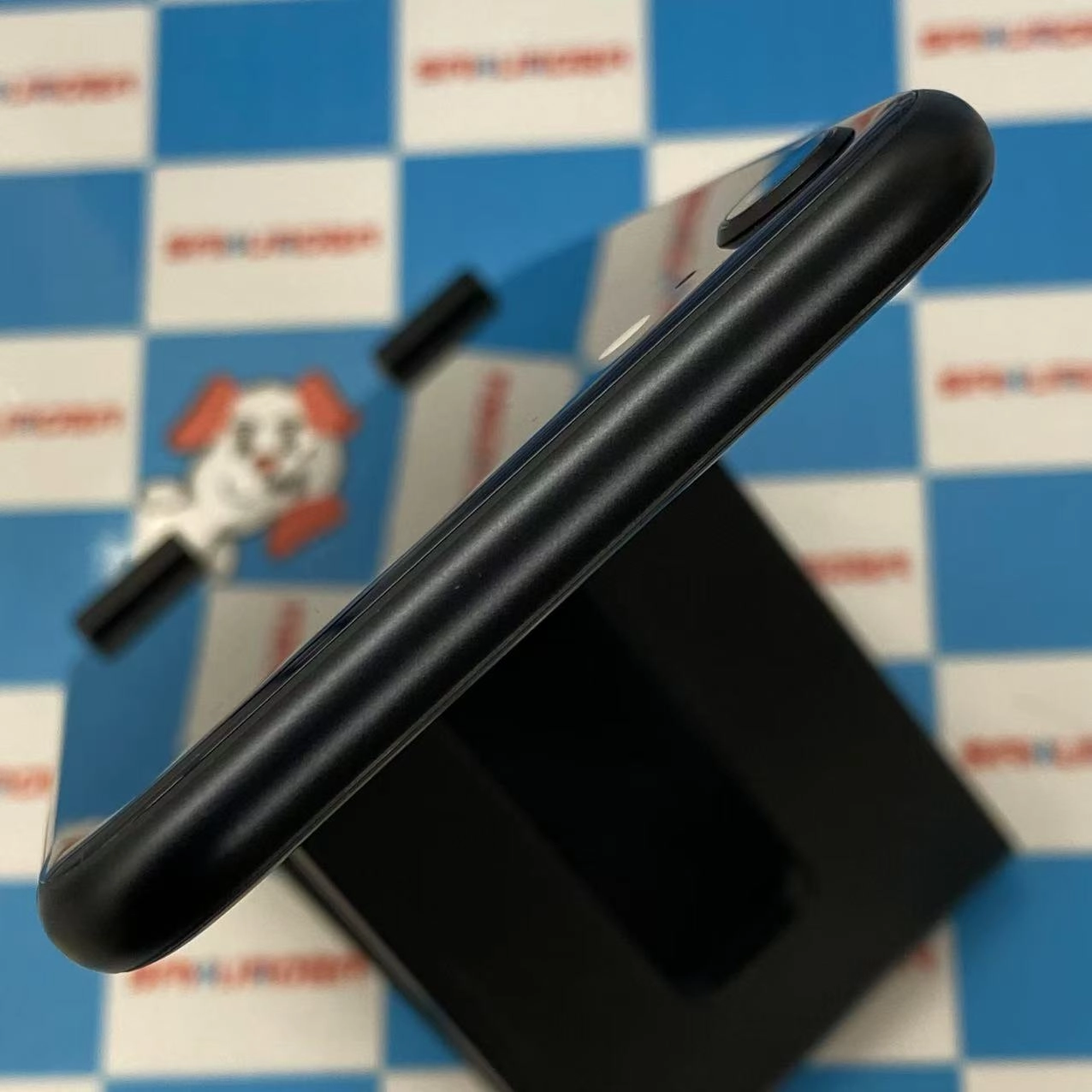 iPhoneSE 第3世代 64GB ミッドナイト NMYC3J/A docomo版SIMフリー 開封未使用品