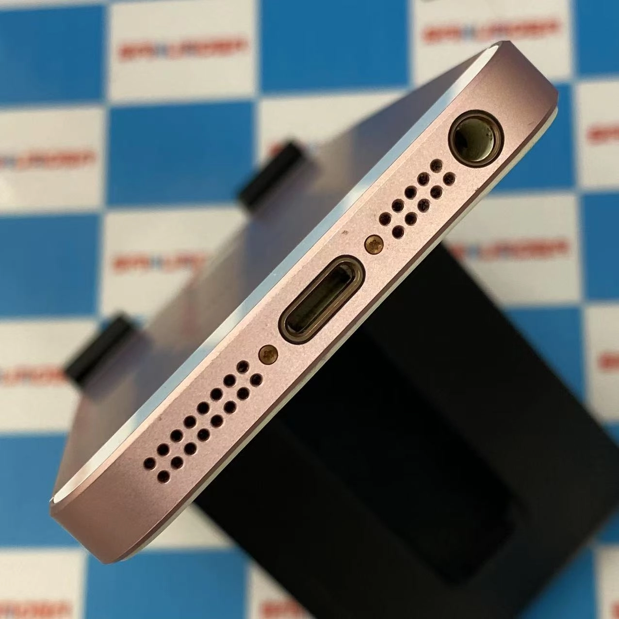 iPhoneSE 128GB ローズゴールド NP892J/A SIMフリー 訳あり品