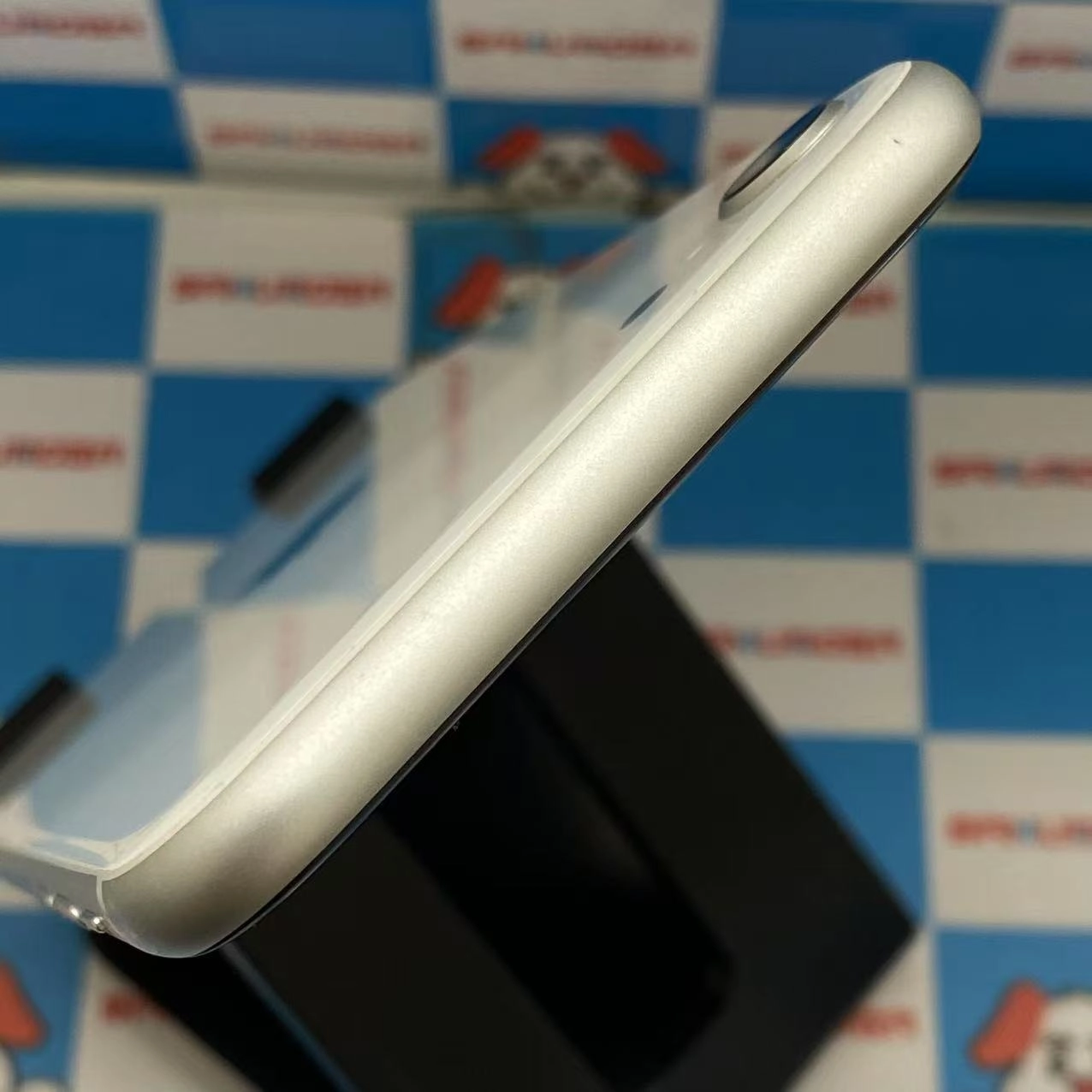 iPhoneSE 第2世代 64GB ホワイト MHGQ3J/A AU版SIMフリー au