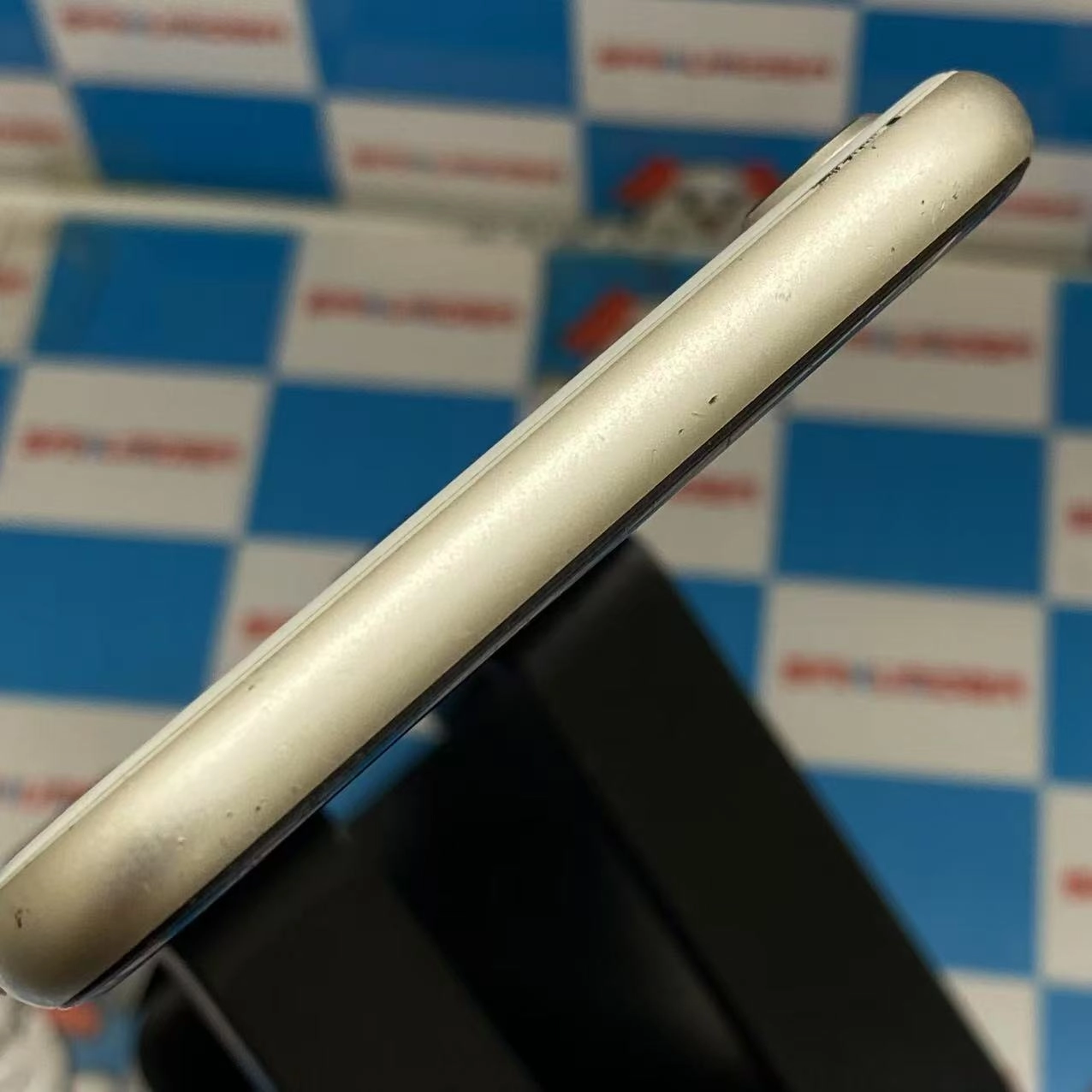 iPhoneSE 第3世代 64GB スターライト MMYD3J/A SoftBank版SIMフリー