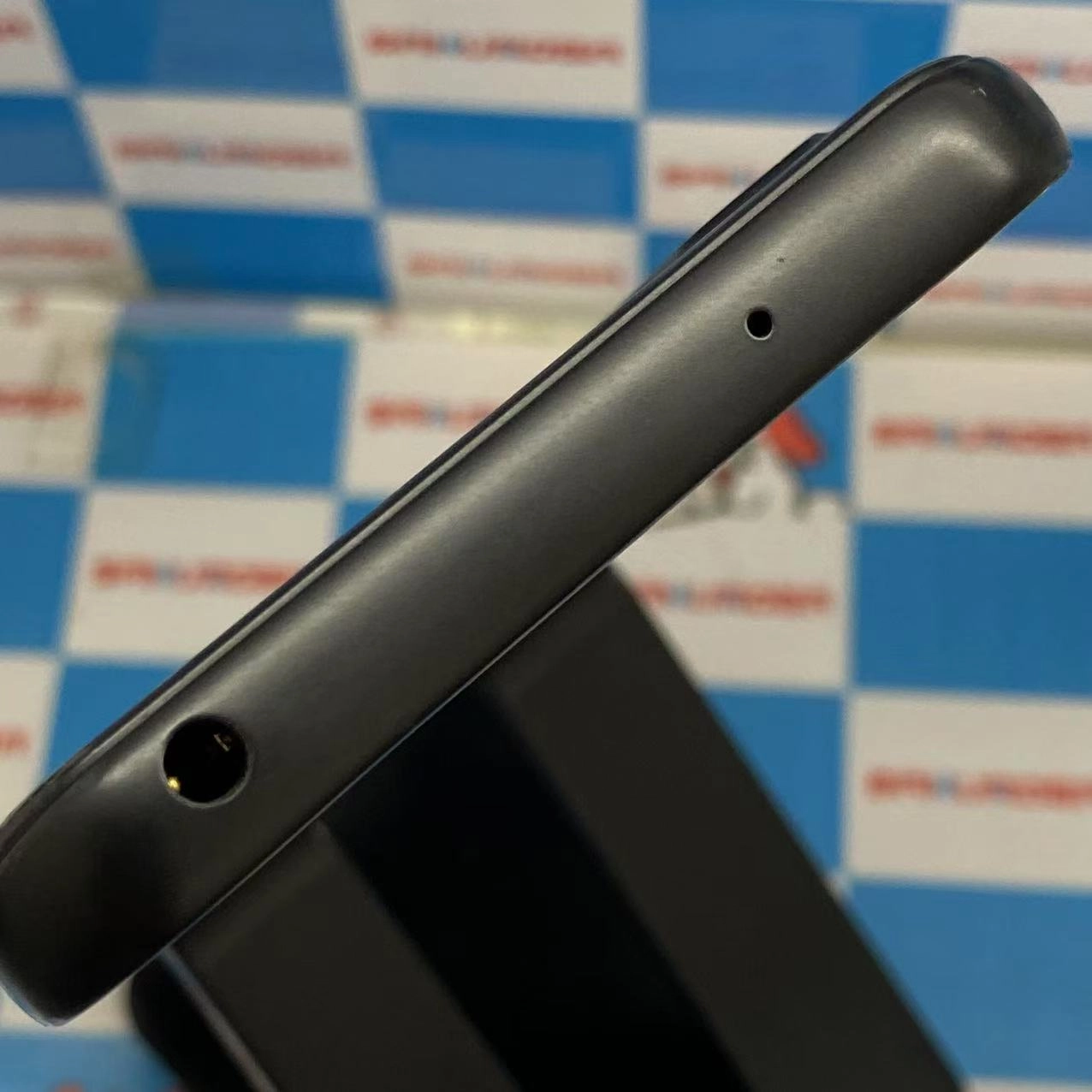 arrows We 64GB ブラック FCG01 AU版SIMフリー