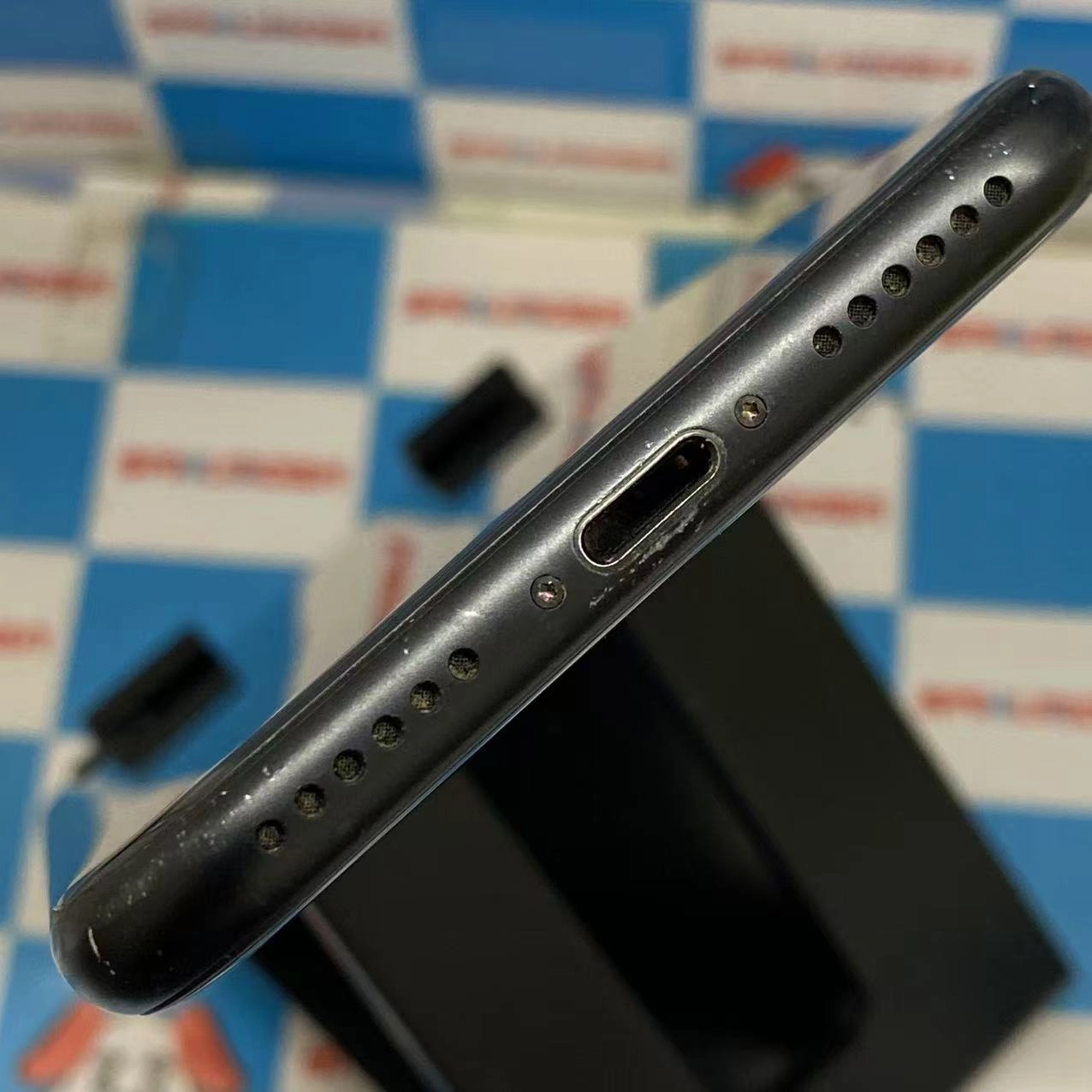 iPhoneSE 第2世代 64GB ブラック MX9R2J/A docomo ジャンク品