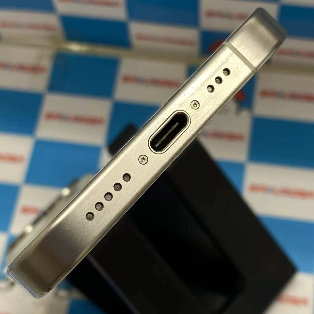iPhone15 Pro 128GB ホワイトチタニウム MTU83J/A AU版SIMフリー ジャンク品 au