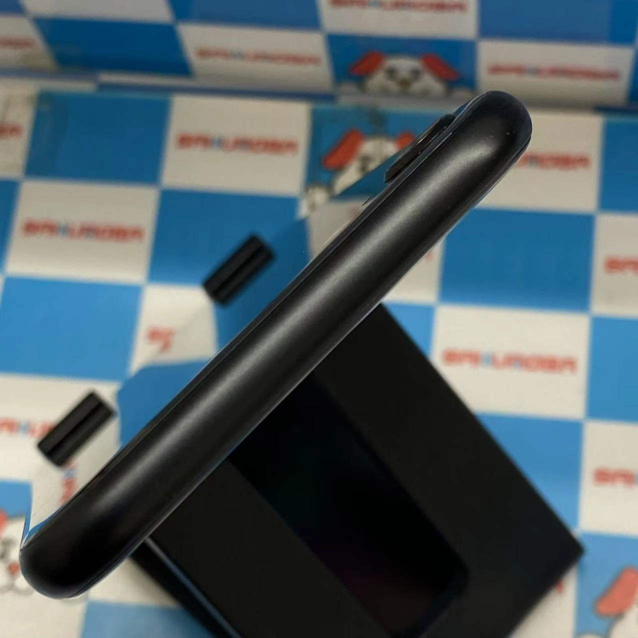 iPhoneSE 第2世代 64GB ブラック MX9R2J/A docomo版SIMフリー