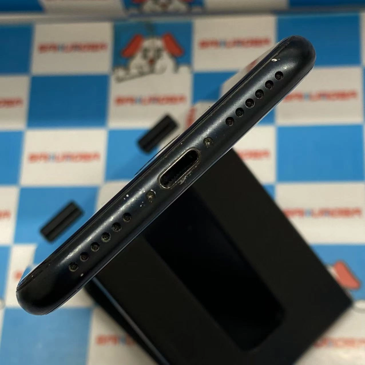 iPhoneSE 第3世代 64GB ミッドナイト MMYC3J/A AU版SIMフリー