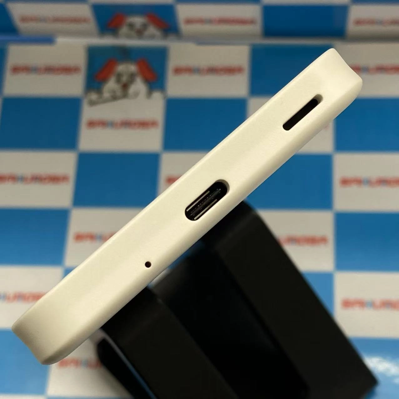 AQUOS wish2 64GB ホワイト SH-51C  docomo版SIMフリー  極美品