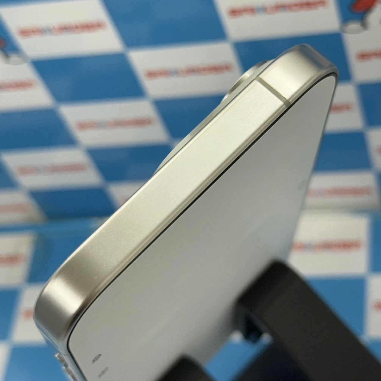 iPhone15 Pro 256GB ホワイトチタニウム FTUD3J/A Apple版SIMフリー 整備新品未使用