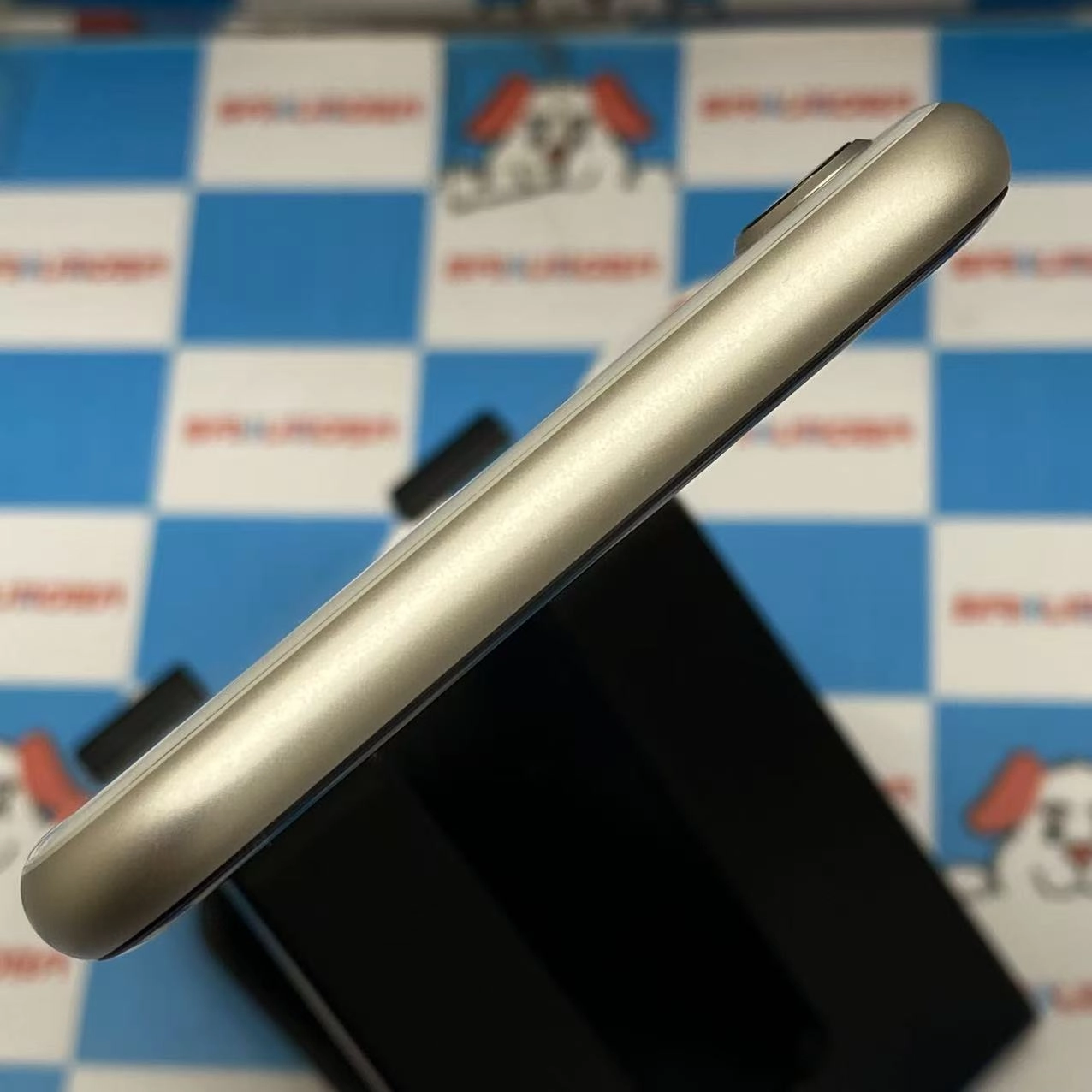 iPhoneSE 第3世代 64GB スターライト MMYD3J/A SoftBank版SIMフリー 美品