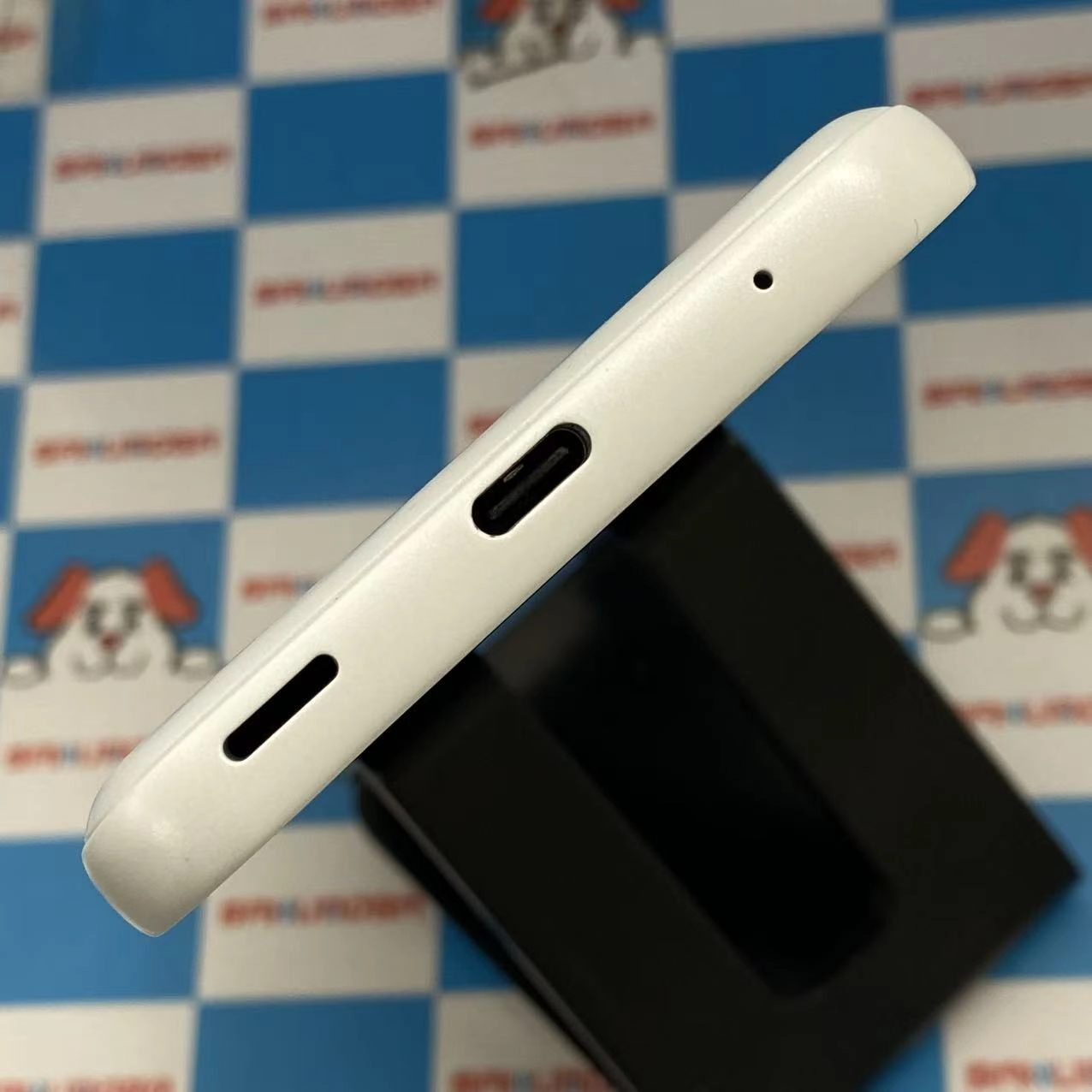 arrows We 64GB ホワイト FCG01 UQmobile版SIMフリー 美品