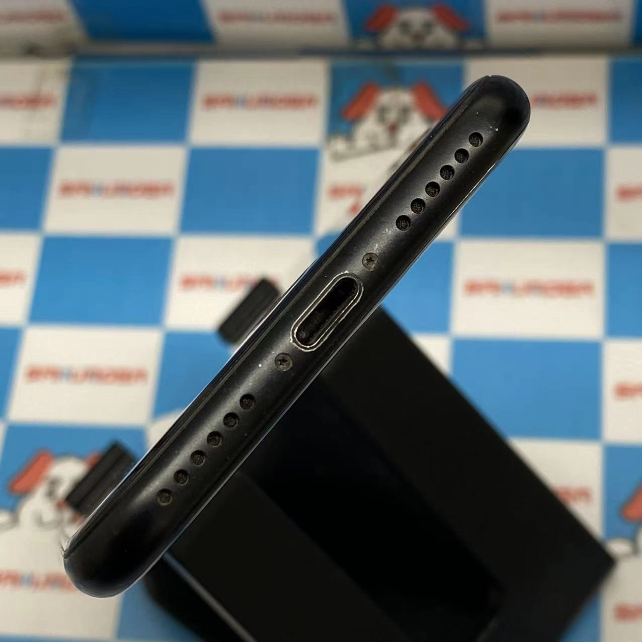 iPhoneSE 第2世代 64GB ブラック MHGP3J/A Apple版SIMフリー 訳あり品