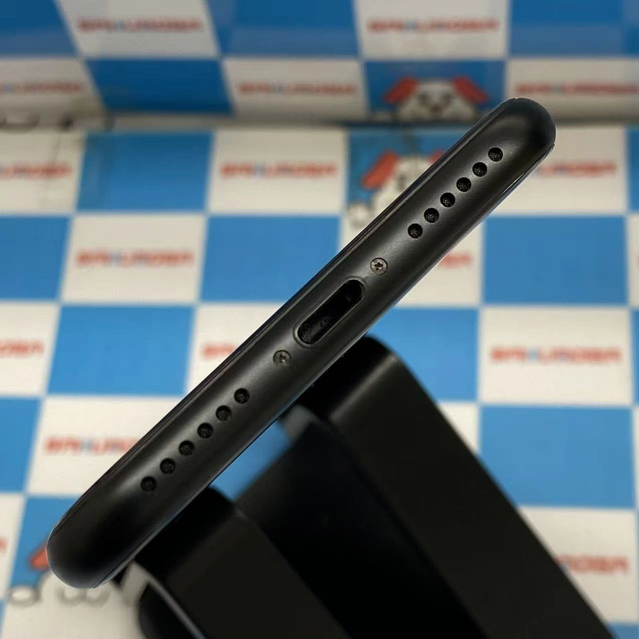 iPhoneSE 第2世代 64GB ブラック NX9R2J/A Apple版SIMフリー 新品同様