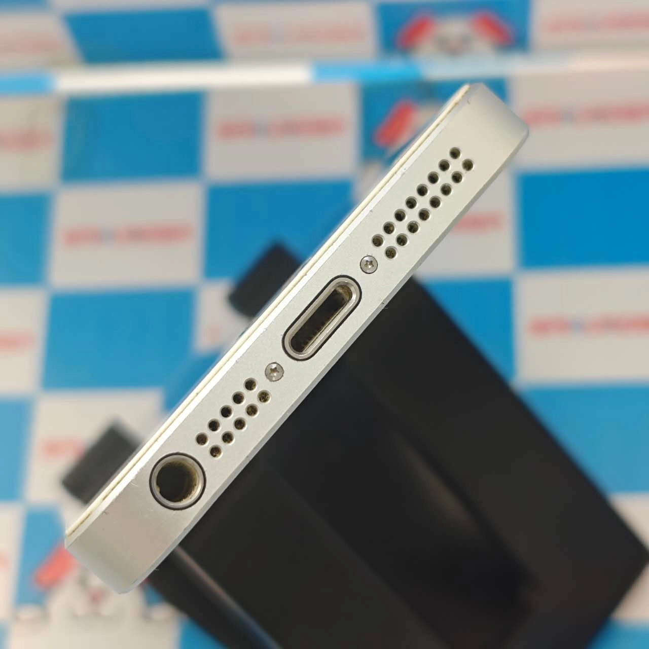 iPhoneSE 64GB シルバー MLM72J/A au版SIMフリー ジャンク品