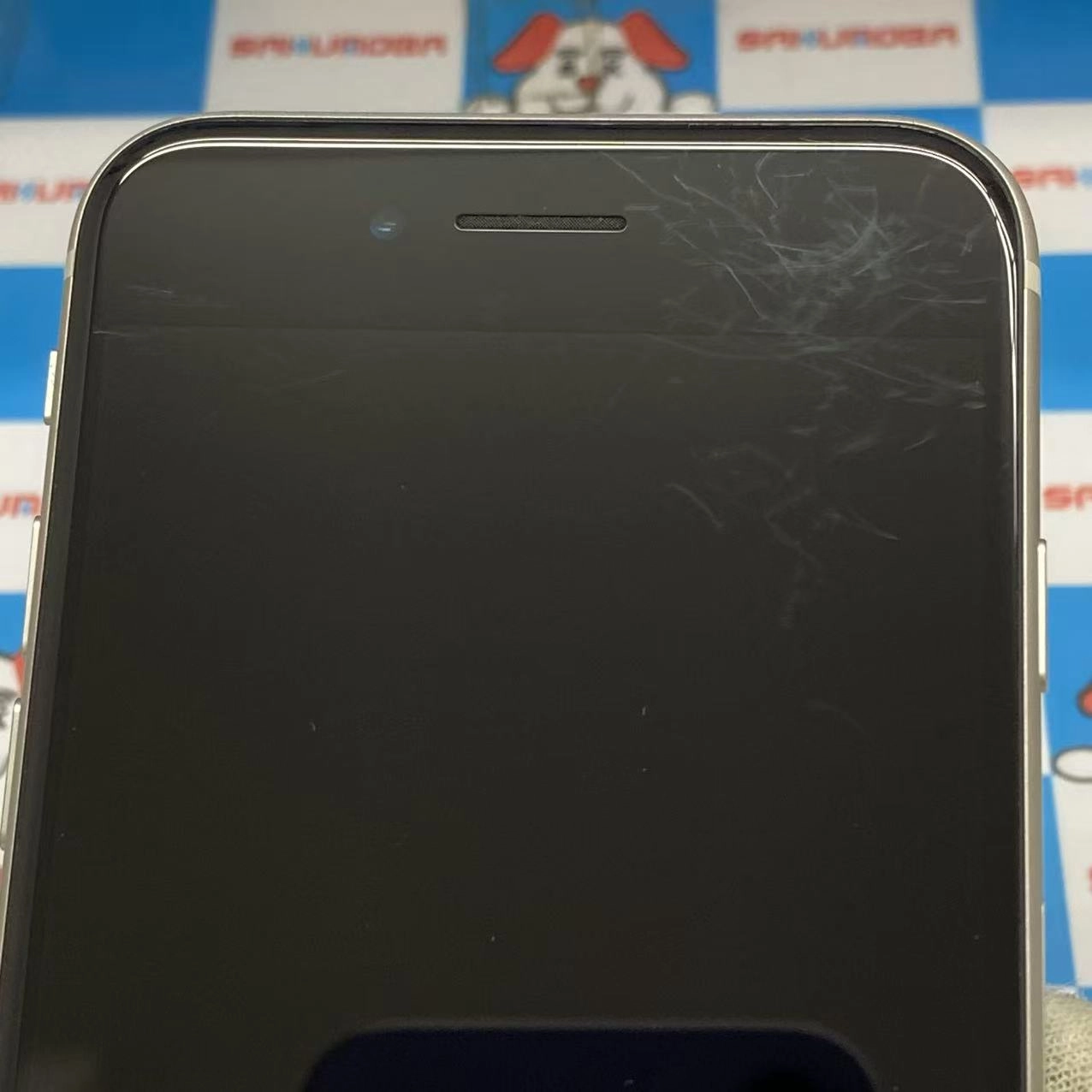 iPhoneSE 第3世代 64GB スターライト MMYD3J/A AU版SIMフリー