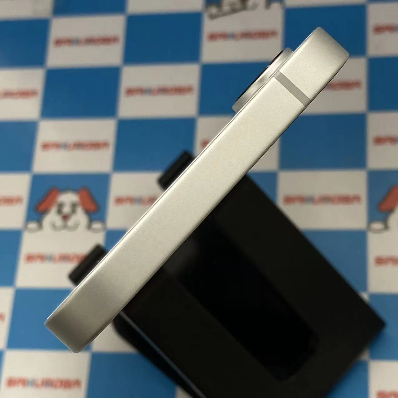 iPhone 16e 128GB ホワイト MD1R4J/A AU版SIMフリー 新品同様 au