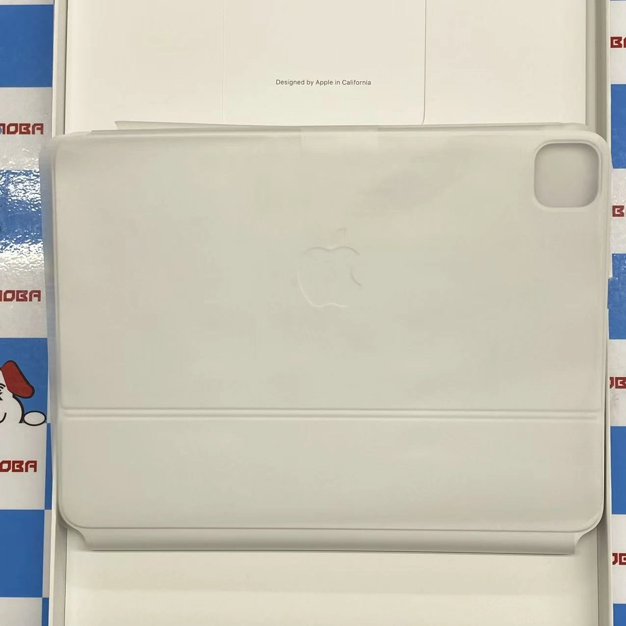 iPad 11インチ用 Magic Keyboard None ホワイト MJQJ3J/A美品