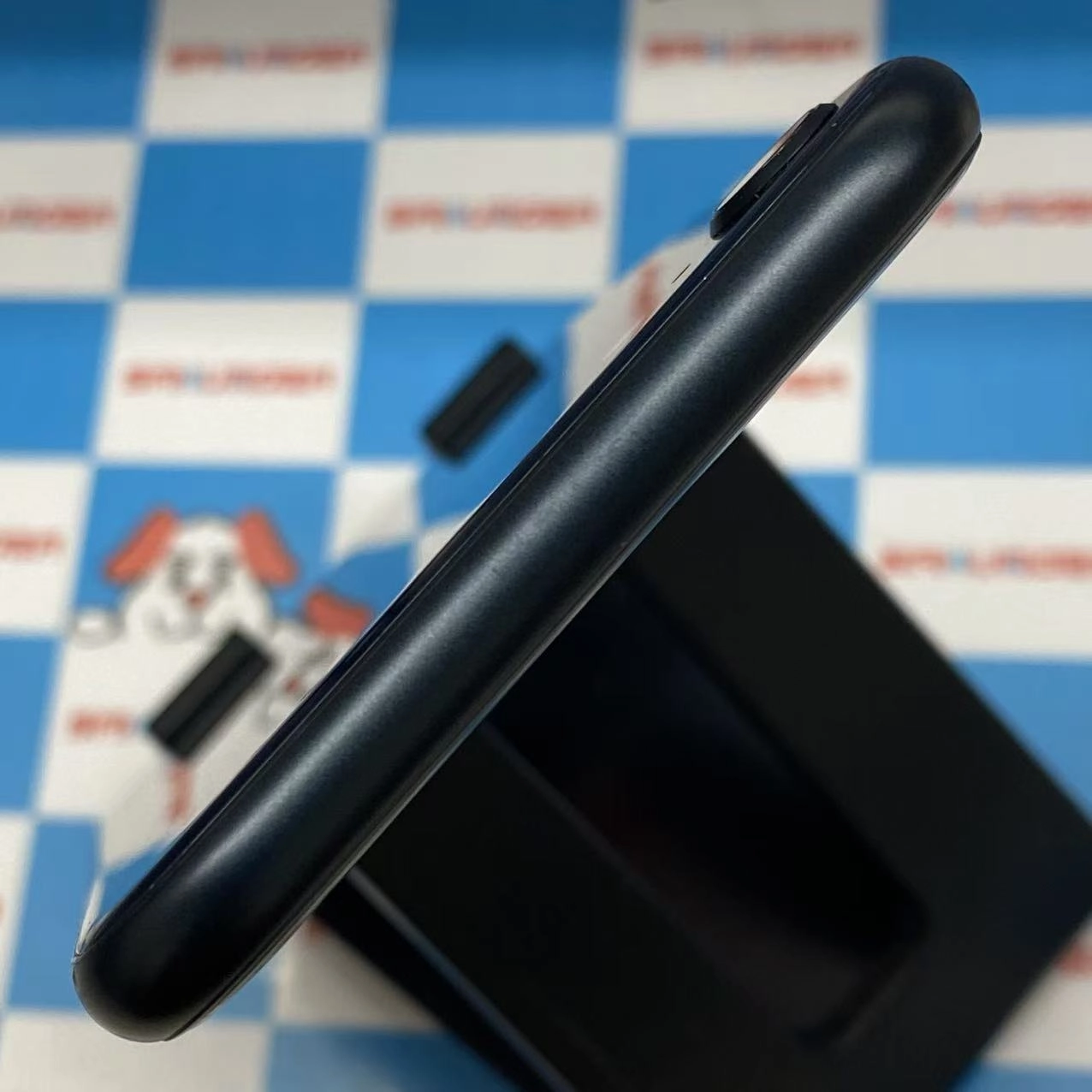 iPhoneSE 第3世代 64GB ミッドナイト MMYC3J/A docomo版SIMフリー