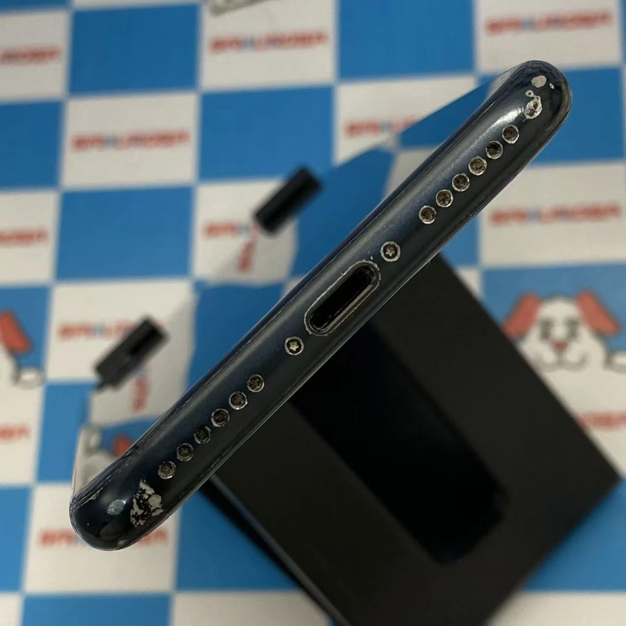 iPhoneSE 第3世代 64GB ミッドナイト MMYC3J/A AU版SIMフリー ジャンク品