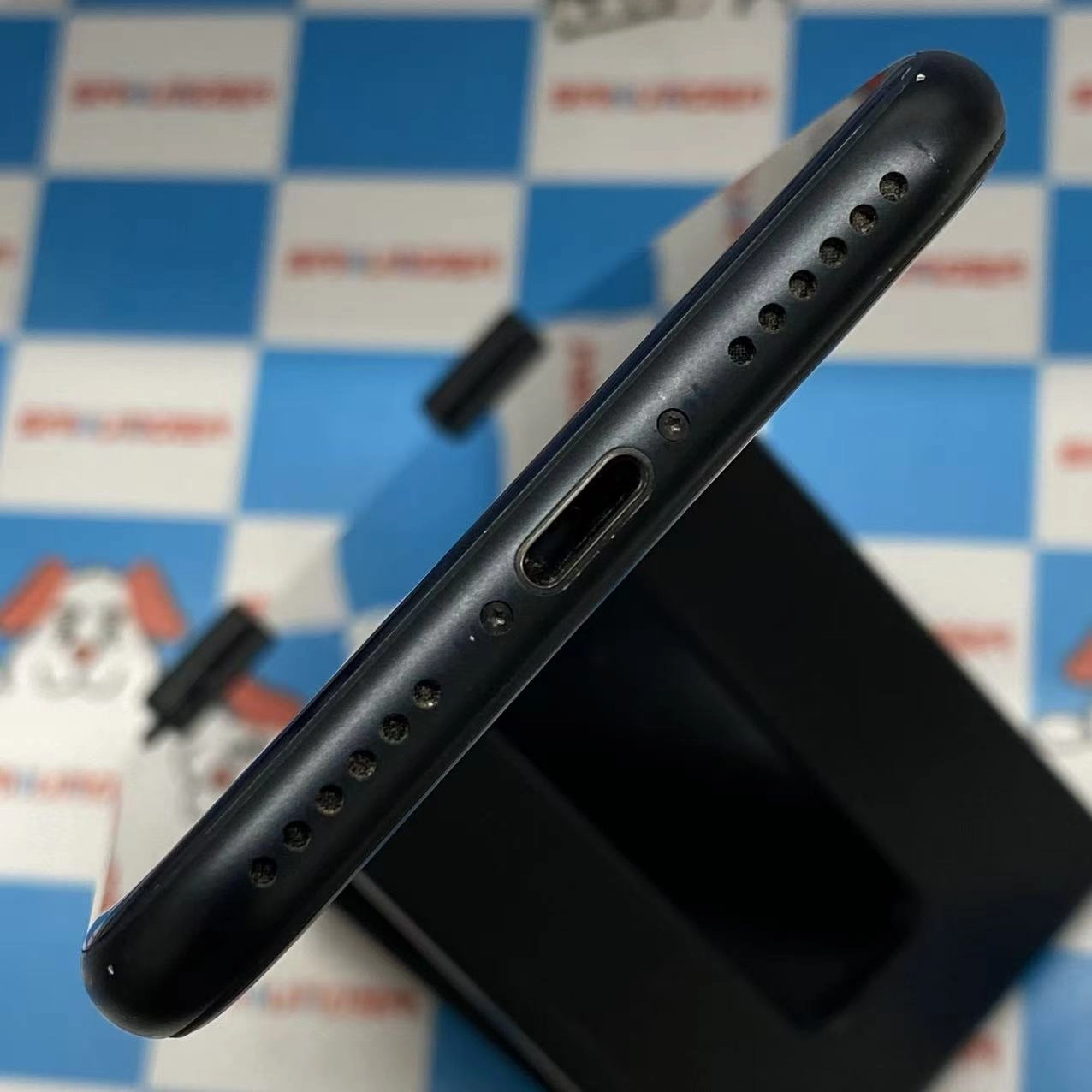 iPhoneSE 第3世代 64GB ミッドナイト MMYC3J/A docomo版SIMフリー