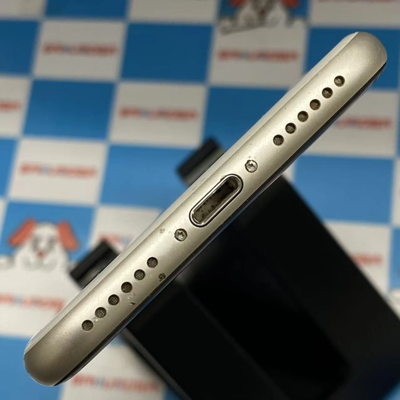 iPhoneSE 第3世代 64GB スターライト MMYD3J/A SoftBank版SIMフリー訳あり品