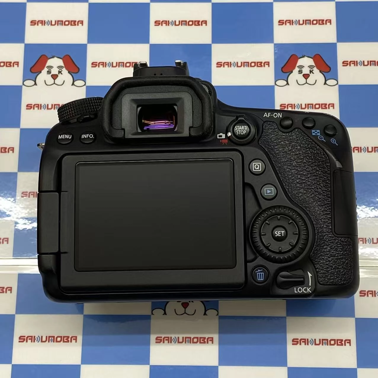 EOS 80D　18-135mmレンズキット ブラック EOS80DW