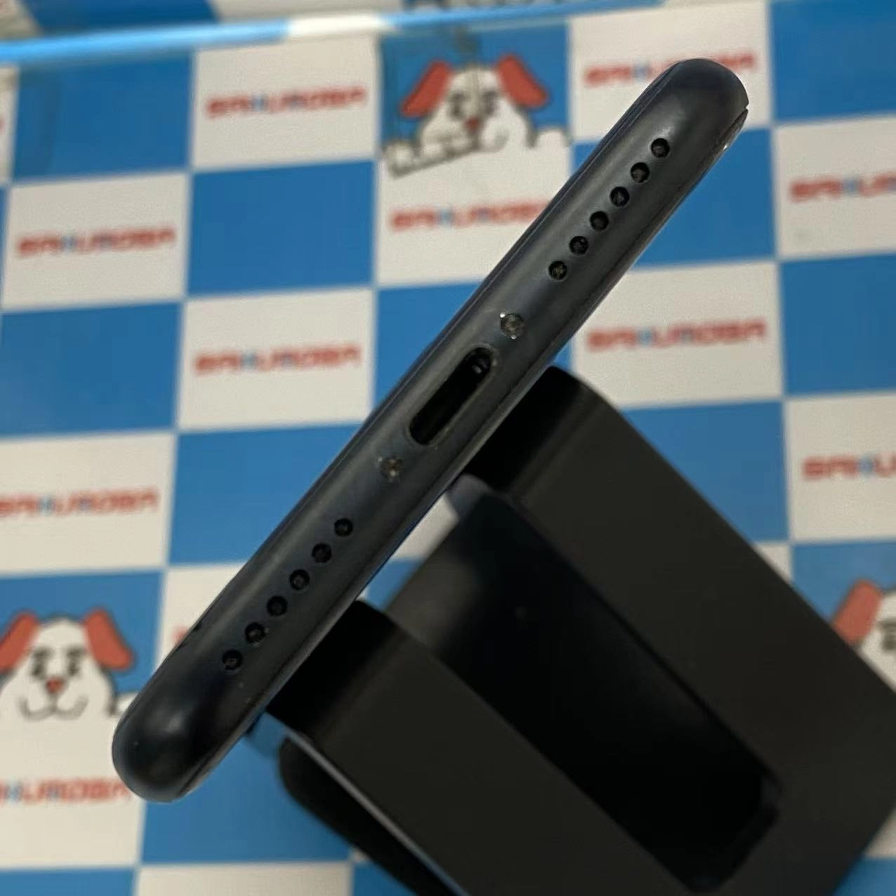 iPhoneSE 第3世代 64GB ミッドナイト MMYC3J/A docomo版SIMフリー